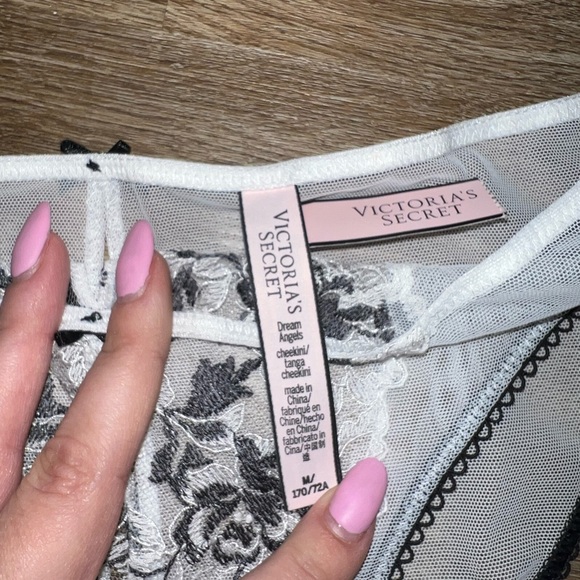 New VS Dream Angels Open Cheekini - Picture 4 of 9